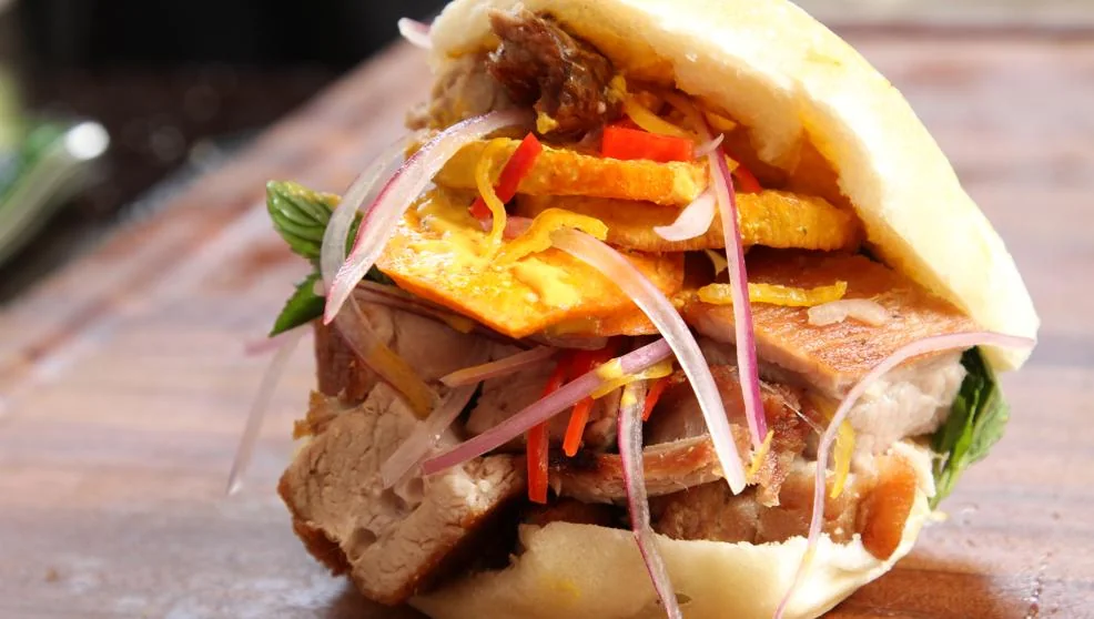 Fotografía gastronómica de plato criollo insignia